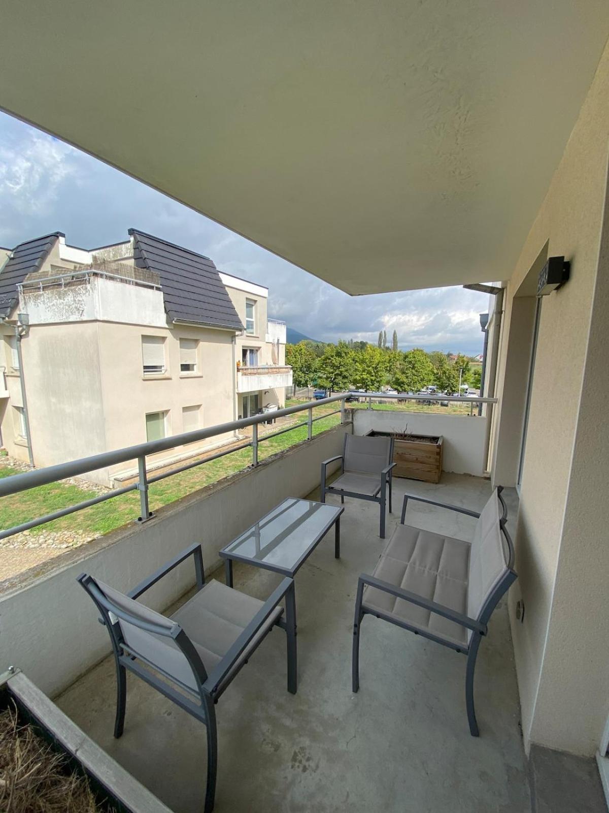 U1 Chaleureux Appartement Avec Balcon A Uffholtz Eksteriør billede